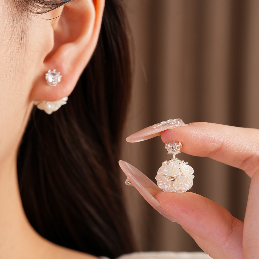 Cluster Stud Ear - Серьги-гвоздики DOO MEI с циркониевыми цветочными
