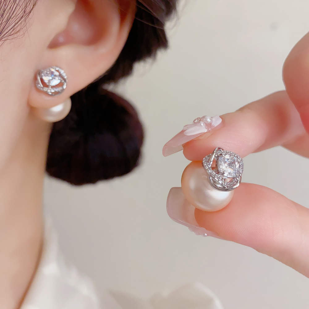 Cluster Stud Ear - Изящные серьги-гвоздики с витыми блестящими элементами,