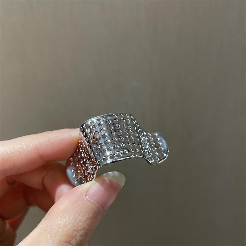 Металлическое кольцо на нос в  – обзор и цена Body Jewelry Tunnels