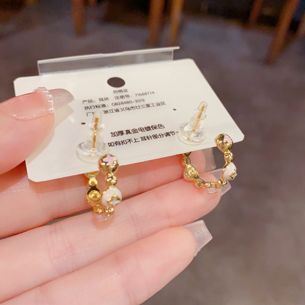 Эмалированные серьги-полукольц – обзор и цена Cluster Stud Ear
