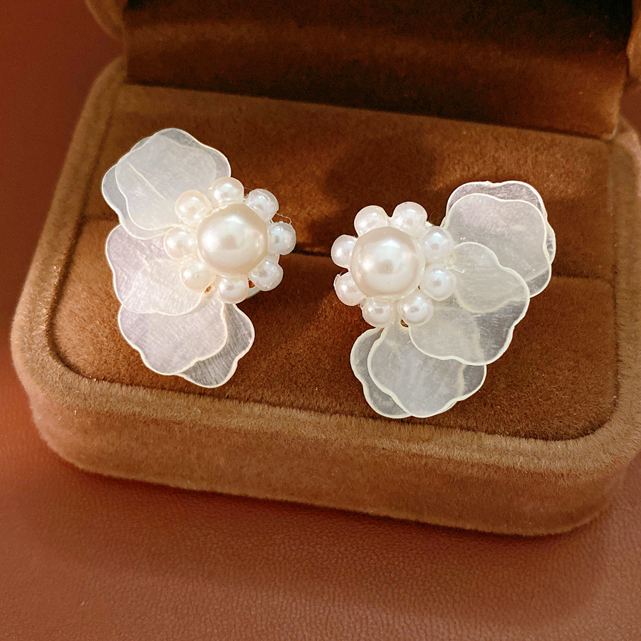 Многослойные серьги-гвоздики в – обзор и цена Cluster Stud Ear